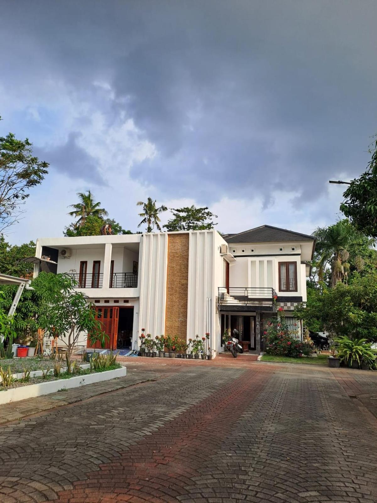 Merapi View Room Ngaglik Exterior photo